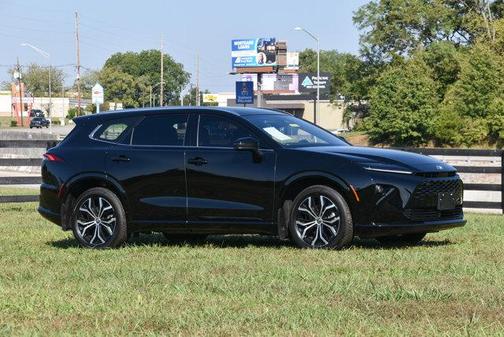 2025 Toyota Crown Signia XLE