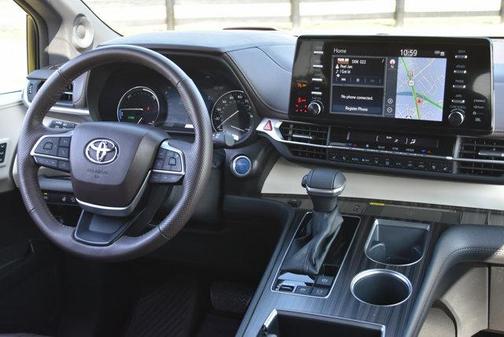 2023 Toyota Sienna Platinum 7 Passenger