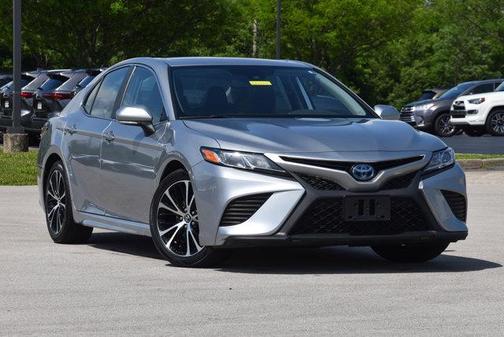 2020 Toyota Camry SE