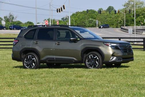 Autumn Green Metallic 2025 Subaru Forester Limited