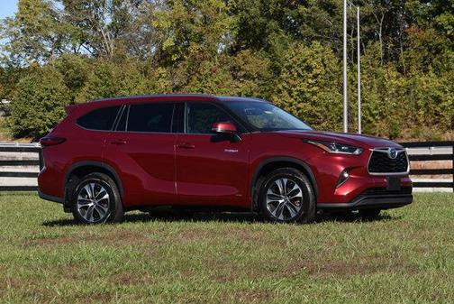 2021 Toyota Highlander Hybrid XLE