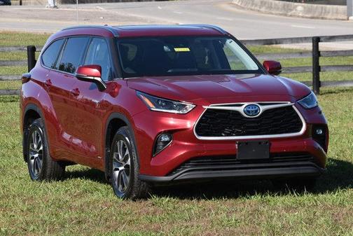 2021 Toyota Highlander Hybrid XLE