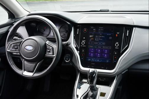 Crystal Black Silica 2022 Subaru Outback Premium