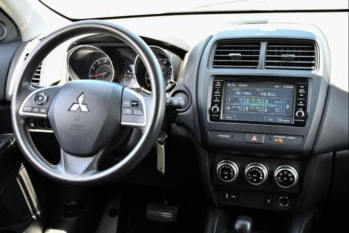 White Diamond 2023 Mitsubishi Outlander Sport 2.0 ES