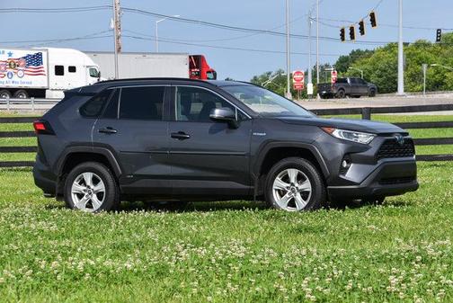 2020 Toyota RAV4 Hybrid XLE