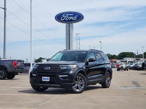 AGATE BLACK METALLIC 2024 Ford Explorer XLT