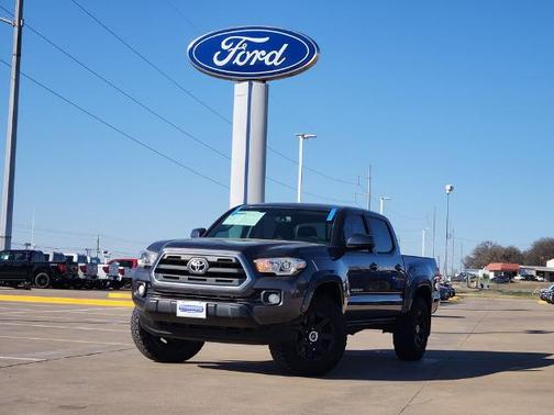 2017 Toyota Tacoma SR5