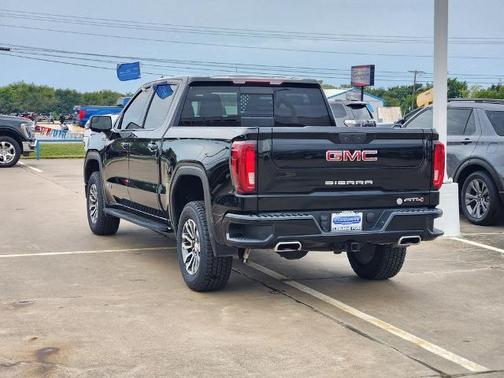2022 GMC Sierra 1500 Limited AT4