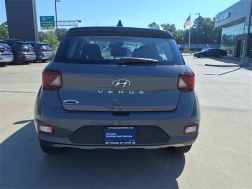 2022 Hyundai VENUE SEL