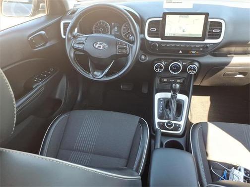 2022 Hyundai VENUE SEL