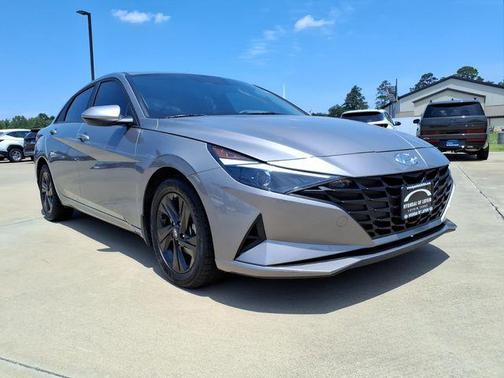 Fluid Metal 2023 Hyundai ELANTRA SEL