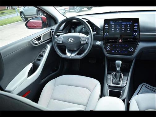 2022 Hyundai IONIQ Hybrid SE