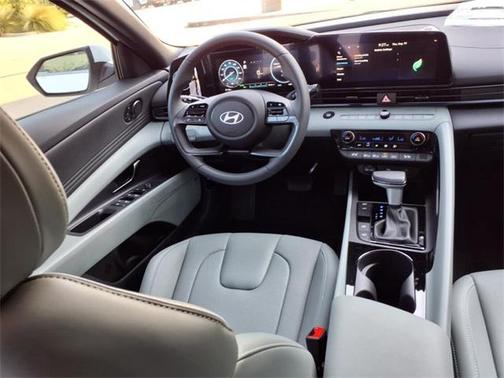 2025 Hyundai ELANTRA HEV Limited