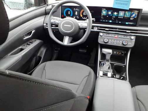 Phantom Black 2026 Hyundai TUCSON SE