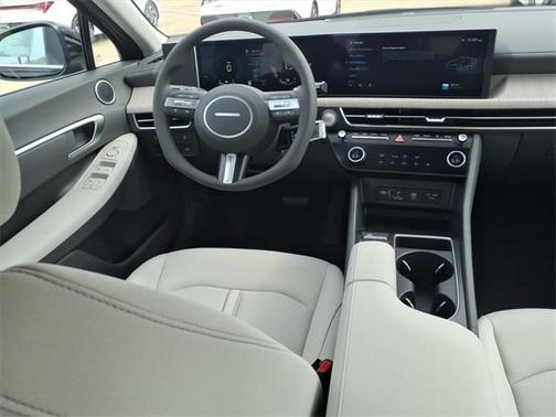 2026 Hyundai SONATA Hybrid Base
