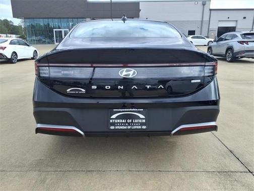 2026 Hyundai SONATA Hybrid Base