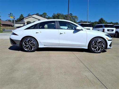 2025 Hyundai IONIQ 6 SEL