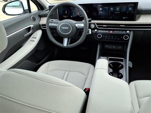 2026 Hyundai SONATA Hybrid SE