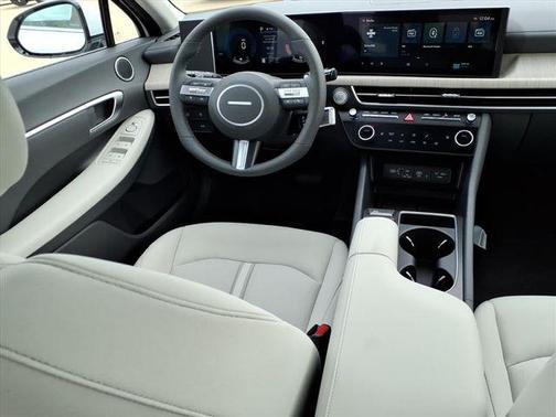 2026 Hyundai SONATA Hybrid SE