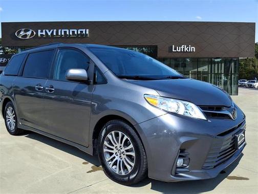 2018 Toyota Sienna XLE