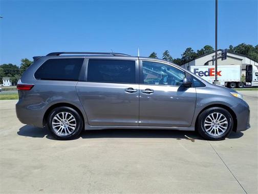 2018 Toyota Sienna XLE