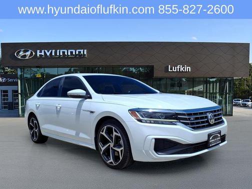 Pure White 2021 Volkswagen Passat 2.0T R-Line