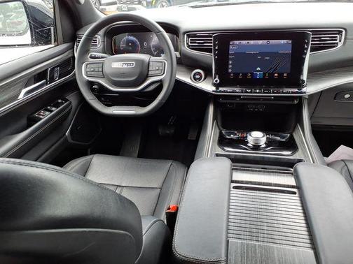 Bright White Clearcoat 2024 Jeep Wagoneer Series II