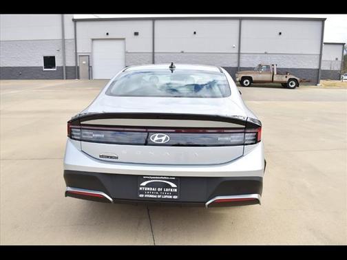 2025 Hyundai SONATA SE