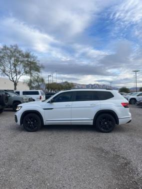 2023 Volkswagen Atlas 3.6 V6 SEL R-Line Black