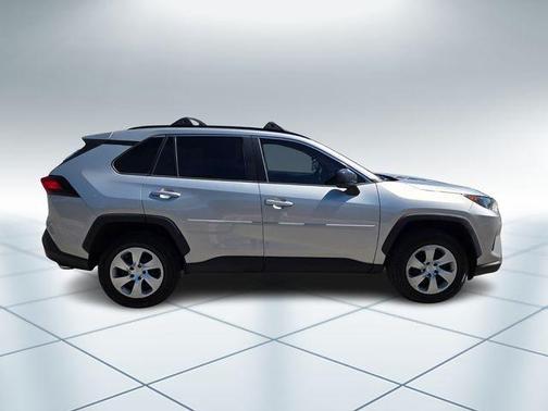 Silver Sky Metallic 2019 Toyota RAV4 LE