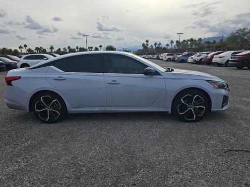 2025 Nissan Altima SR