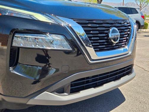 Black 2021 Nissan Rogue SV