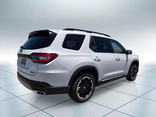 Platinum White Pearl 2026 Honda Pilot Touring S