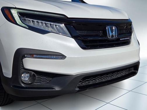 White 2022 Honda Pilot Black Edition