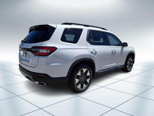 Platinum White 2026 Honda Pilot Elite