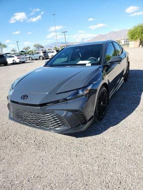 Metal 2025 Toyota Camry SE