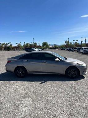 Metal 2023 Hyundai ELANTRA SEL