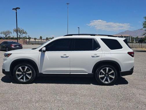 Platinum White Pearl 2025 Honda Pilot Touring