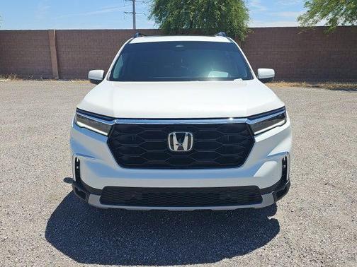Platinum White Pearl 2025 Honda Pilot Touring