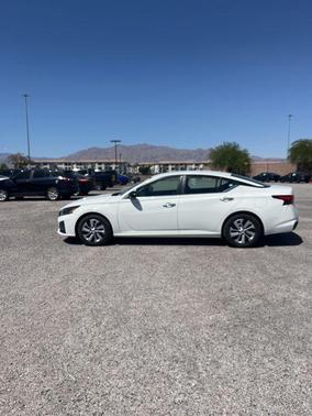 Glacier White 2024 Nissan Altima 2.5 S