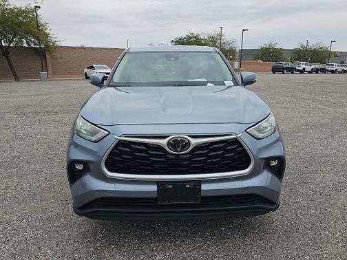 2020 Toyota Highlander LE