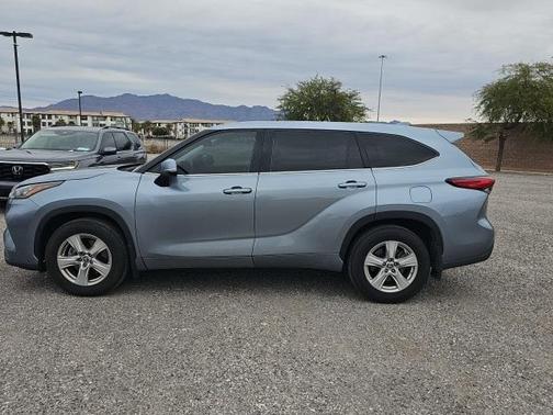 2020 Toyota Highlander LE