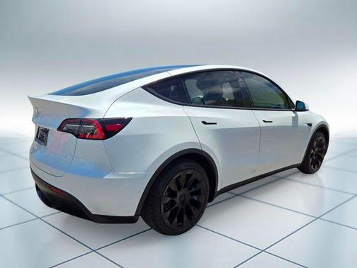Pearl White Multi 2021 Tesla Model Y Standard Range
