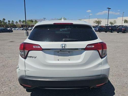 Platinum White Pearl 2022 Honda HR-V LX