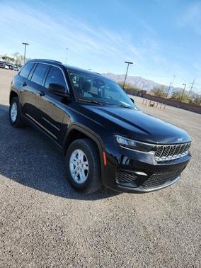 2023 Jeep Grand Cherokee Laredo