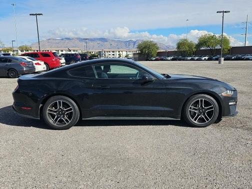 2021 Ford Mustang EcoBoost