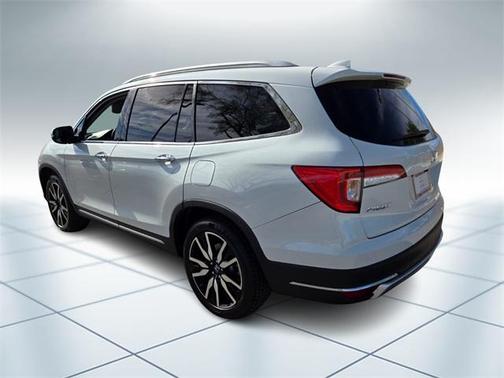 2020 Honda Pilot Touring 8-Passenger