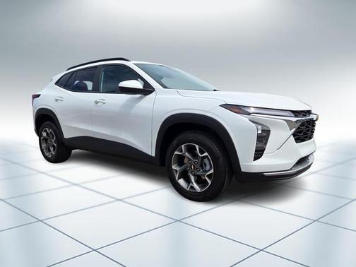 Summit White 2024 Chevrolet Trax LT