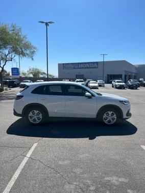Platinum White Pearl 2025 Honda HR-V LX