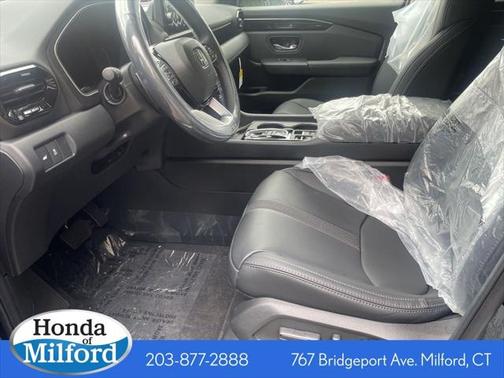 2025 Honda Pilot Touring 8-Passenger